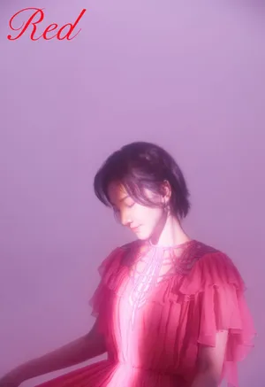 陈小纭性感红裙写真图片_3