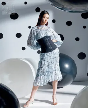 林允性感妩媚时尚写真大片_4