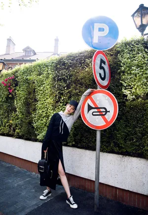 袁姗姗夏日清爽街拍图片
