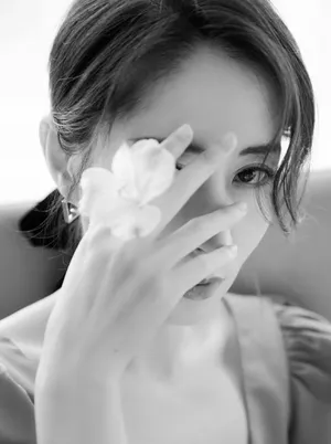 刘敏涛绿色清新优雅写真图片_6