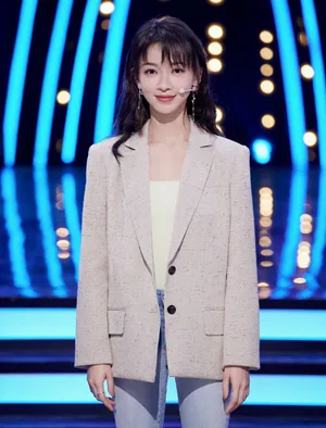 吴谨言《笑起来真好看》古装剧照图片_4