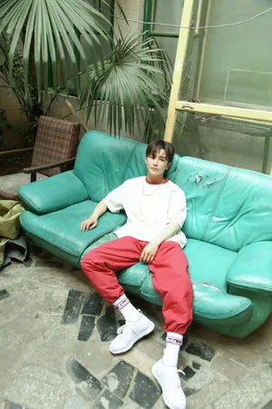 孙坚清爽帅气夏日写真图片_7