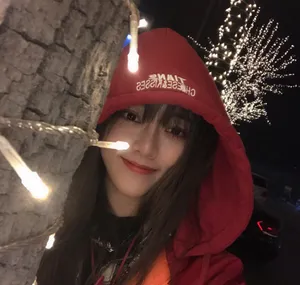 李依宸甜美生活照图片_1