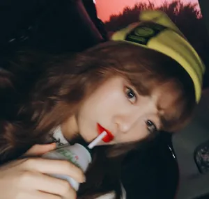 李依宸甜美生活照图片_2