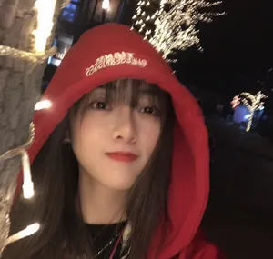 李依宸甜美生活照图片_4