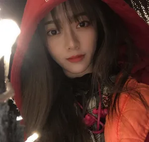 李依宸甜美生活照图片_5