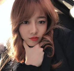 李依宸生活自拍照图片