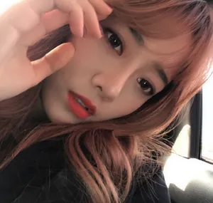 李依宸生活自拍照图片_2