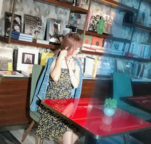 李依宸碎花连衣裙性感图片_1