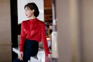 陈数短发红唇性感写真_4