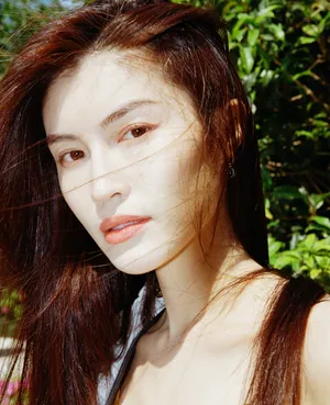 何穗吊带性感街拍图片_9