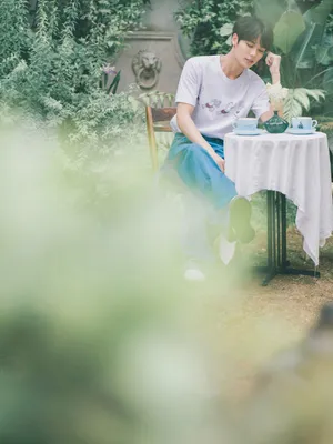 林彦俊白衫清爽写真图片_4