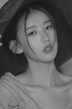 左卓迷人性感黑白写真图片_2