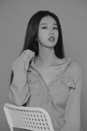 左卓迷人性感黑白写真图片_4