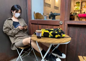 李菲儿简约气质街拍图片_2