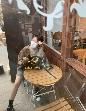 李菲儿简约气质街拍图片_3
