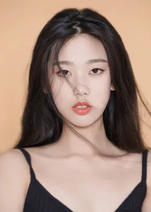 左卓黑色吊带魅惑性感写真_2