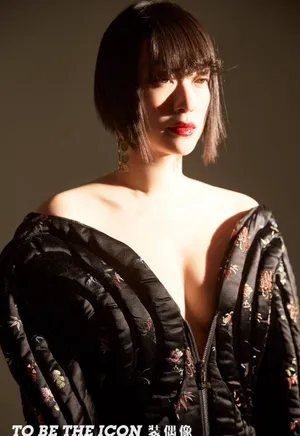 黄璐厚唇妆性感写真图片_1