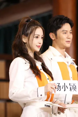 angelababy《奔跑吧》甜美剧照图片_3