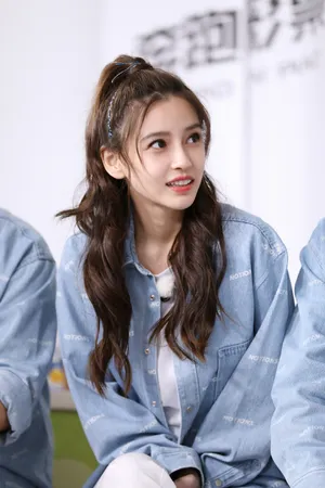 angelababy《奔跑吧》甜美剧照图片_7