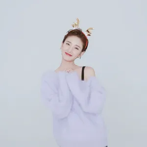 许芳铱湿发俏丽写真图片_2