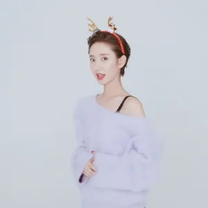许芳铱湿发俏丽写真图片_3