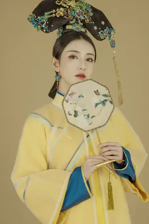 许芳铱清朝宫廷风写真图片
