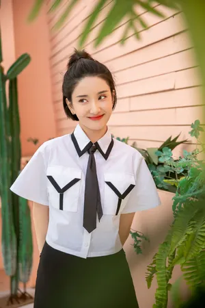 许芳铱清纯元气制服写真图片