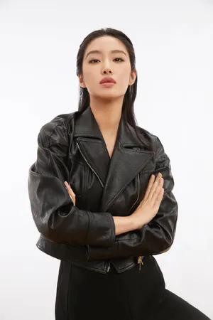 杨采钰冷艳性感写真图片_3