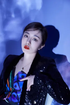 王晓晨抹胸裙性感写真图片_7