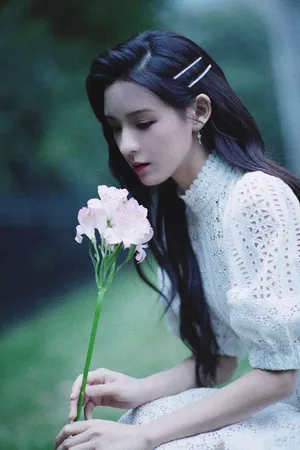 张予曦白裙优雅性感写真图片_6