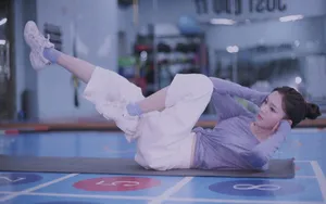 陈瑶健身房性感健身照图片