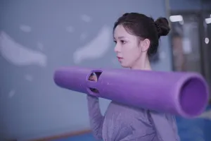陈瑶健身房性感健身照图片_4