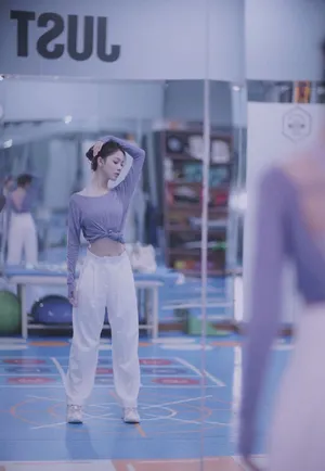陈瑶健身房性感健身照图片_14
