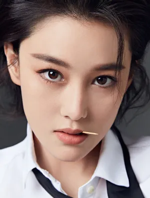 张馨予背头白衬衫超A写真图片_6