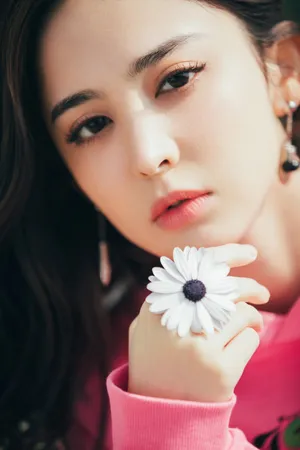 古力娜扎粉色卫衣甜美写真图片_7