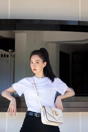 朱颜曼滋清爽夏日写真图片