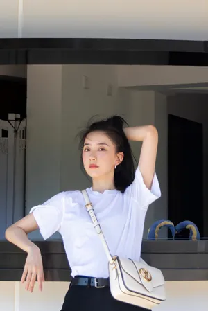 朱颜曼滋清爽夏日写真图片