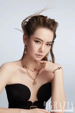 戚薇湿发背头酷美写真图片_2