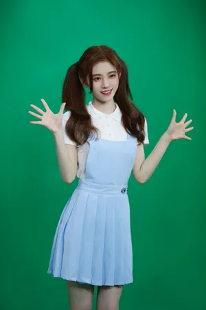 鞠婧祎双马尾甜美写真花絮图片_4