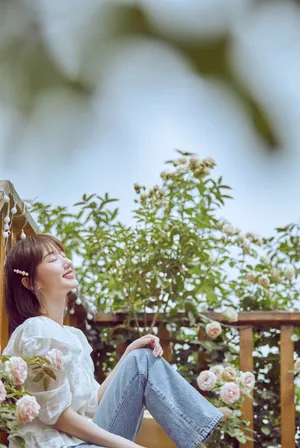 毛晓彤清新甜美写真图片