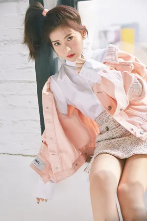 赖美云俏丽甜美写真图片