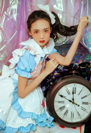 马茜女仆装私房性感写真_5