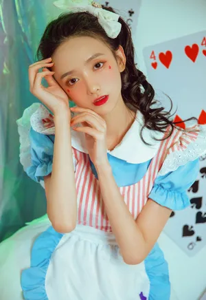 马茜女仆装私房性感写真_6