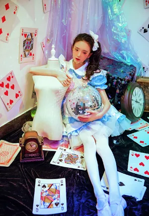 马茜女仆装私房性感写真_7