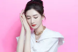 江疏影白裙优雅写真图片_2