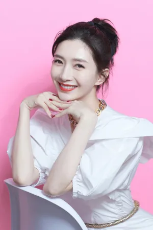 江疏影白裙优雅写真图片_5