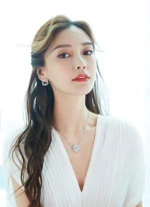 angelababy深V白裙性感写真图片_6