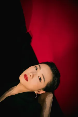 万茜黑裙甜酷魅力写真图片_4