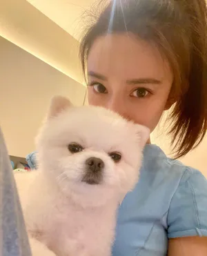 孟子义儿童节俏皮自拍图片